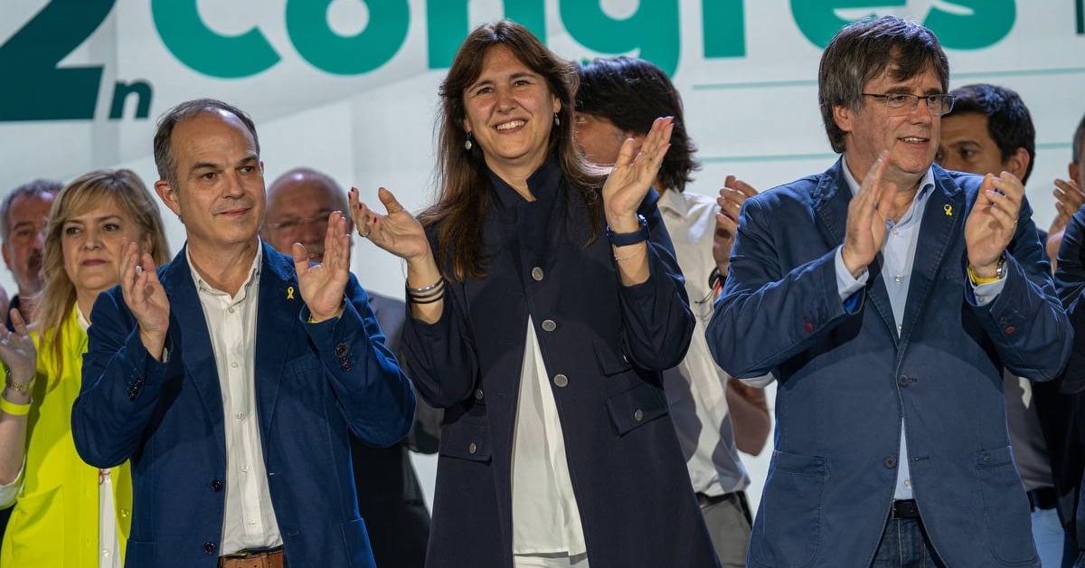 Jordi Turull, Laura Borràs y Carles Puigdemont en el congreso de Junts per Catalunya (junts.cat)