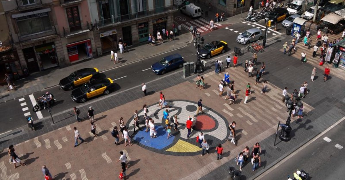 Mosaic al Pla de l'Os, de Joan Miró, a la Rambla (Ajuntament de Barcelona)