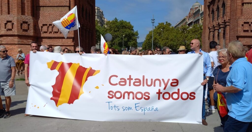 Manifestació a favor del 25% de castellà a les escoles catalanes (Siscu Baiges)