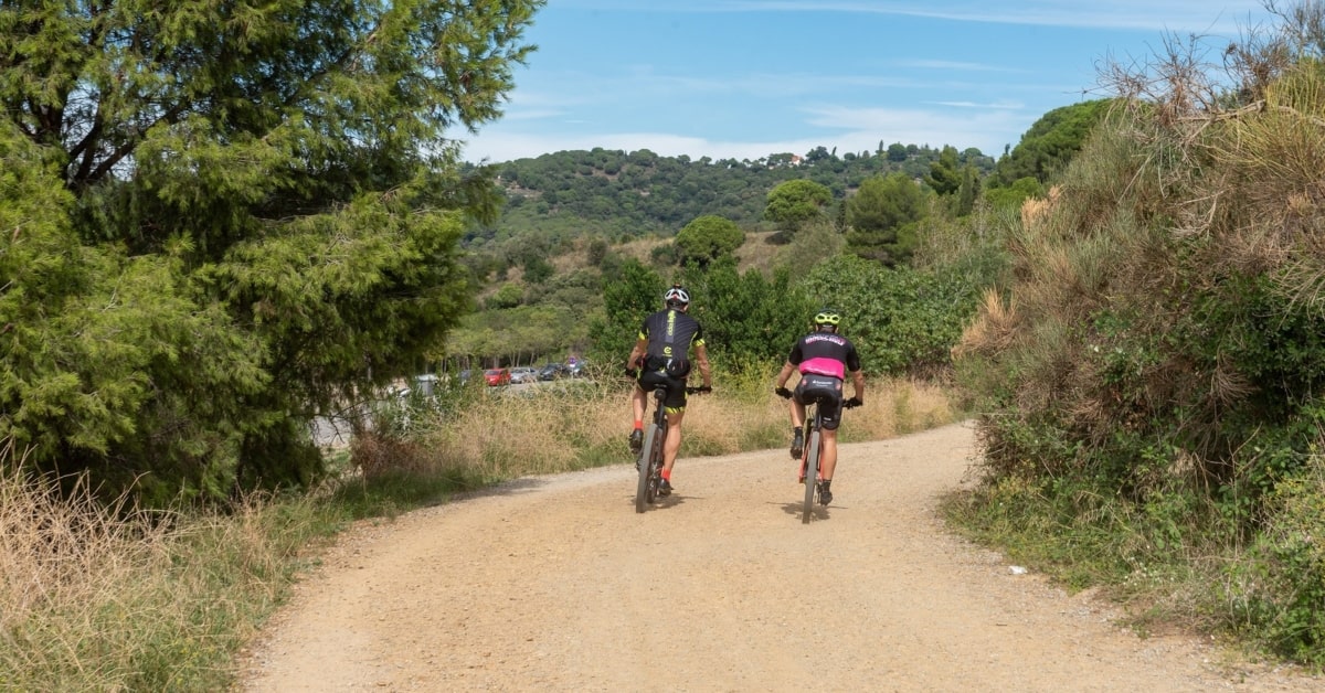 Ciclistes al Parc Natural de la Serra de Collserola (AMB)