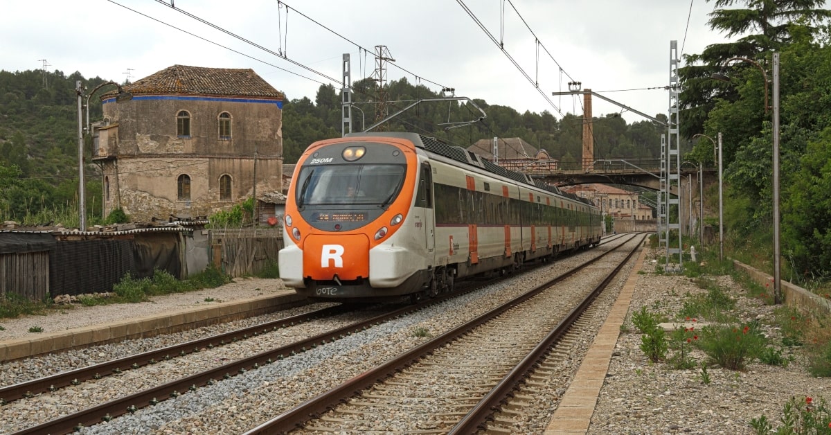 Un tren de la línia R4 de Rodalies de Catalunya (Renfe)