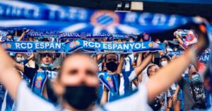 Aficionats del RCD Espanyol a Cornellà