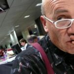 Toni Batllori en la redacción de 'La Vanguardia'