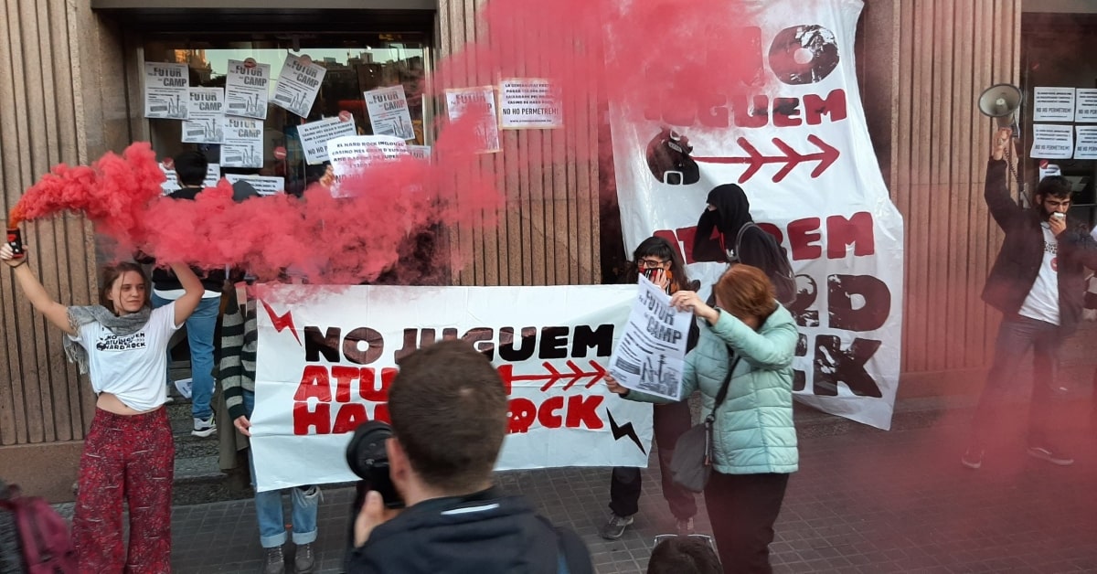 Protesta de la plataforma 'Aturem Hard Rock' (Jordi Estivill, CUP)