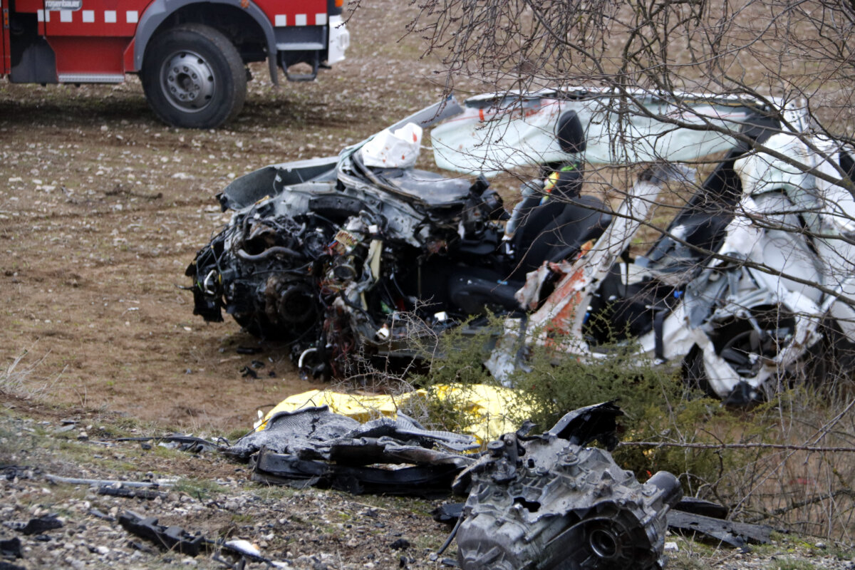 Cotxe sinistrat en un accident mortal amb un camió a la L-310 a Tàrrega.