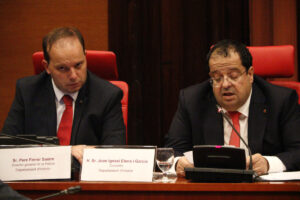 El director general dels Mossos d'Esquadra, Pere Ferrer, i el conseller d'Interior, Joan Ignasi Elena, en una compareixença al Parlament (ACN)
