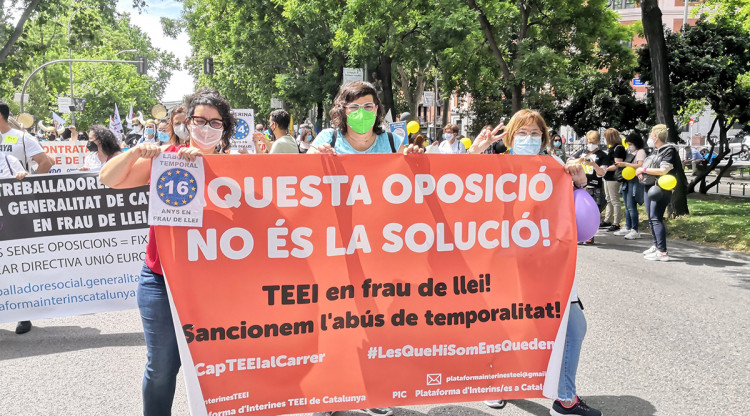 Foto d'arxiu de la Plataforma d'Interines Docents de Catalunya durant una manifestació