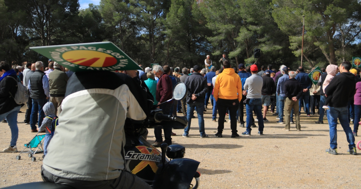 Manifestación por la muerte de avellanos por la sequía (Ariadna Escoda, ACN)