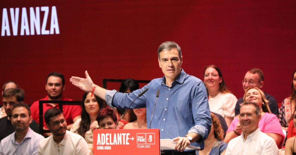 El líder del PSOE y presidente del Gobierno de España, Pedro Sánchez, en un mitin en València (Roger Pi de Cabanyes, ACN)