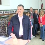 El presidente del Gobierno de España, Pedro Sánchez, el primero en votar (CCMA)