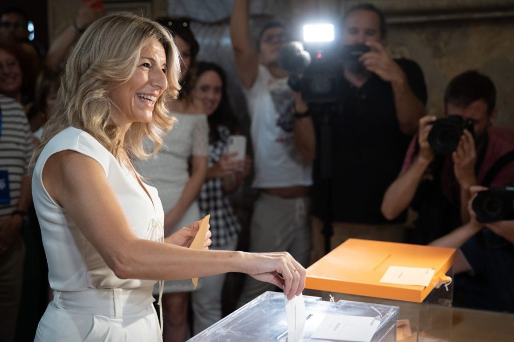 La candidata de Sumar, Yolanda Díaz, vota a l'Escola d'Enginyers de Mines de Madrid