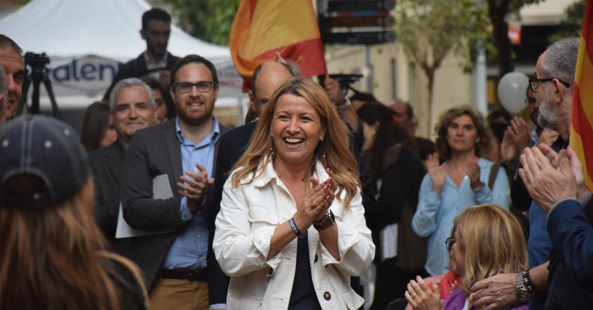 La candidata de Valents, Eva Parera, en l'acte de final de campanya de la formació (ACN)