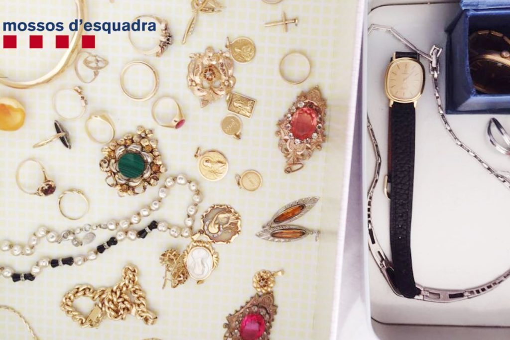 Algunas de las joyas que robó la mujer a la señora de 90 años