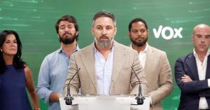 El líder de Vox, Santiago Abascal, valorando los resultados del 23-J desde la sede de Bambú