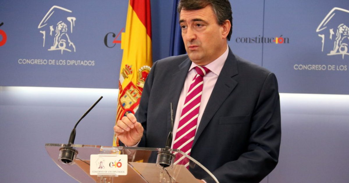 El portaveu del PNB al Congrés, Aitor Esteban, durant una roda de premsa (ACN)