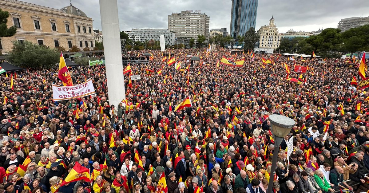 Manifestació contra l’amnistia als independentistes a la plaça Colón de Madrid (Jorge Buxadé, Vox)