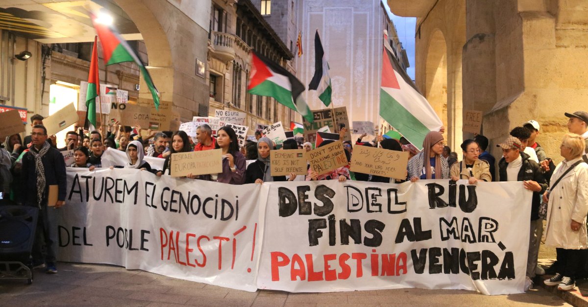 Moment d'inici de la manifestació en solidaritat amb el poble de Palestina a Lleida (Alba Mor, ACN)