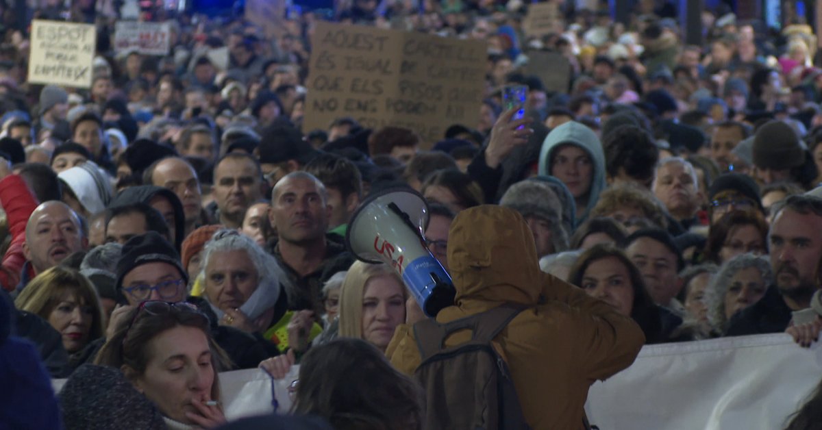 Assistència massiva a la manifestació per a un habitatge digne a Andorra (RTVA)