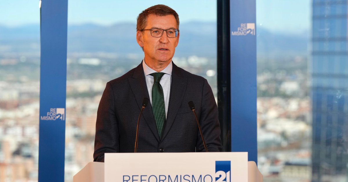 El líder del PP, Alberto Núñez-Feijóo, en un acto con Reformismo 21