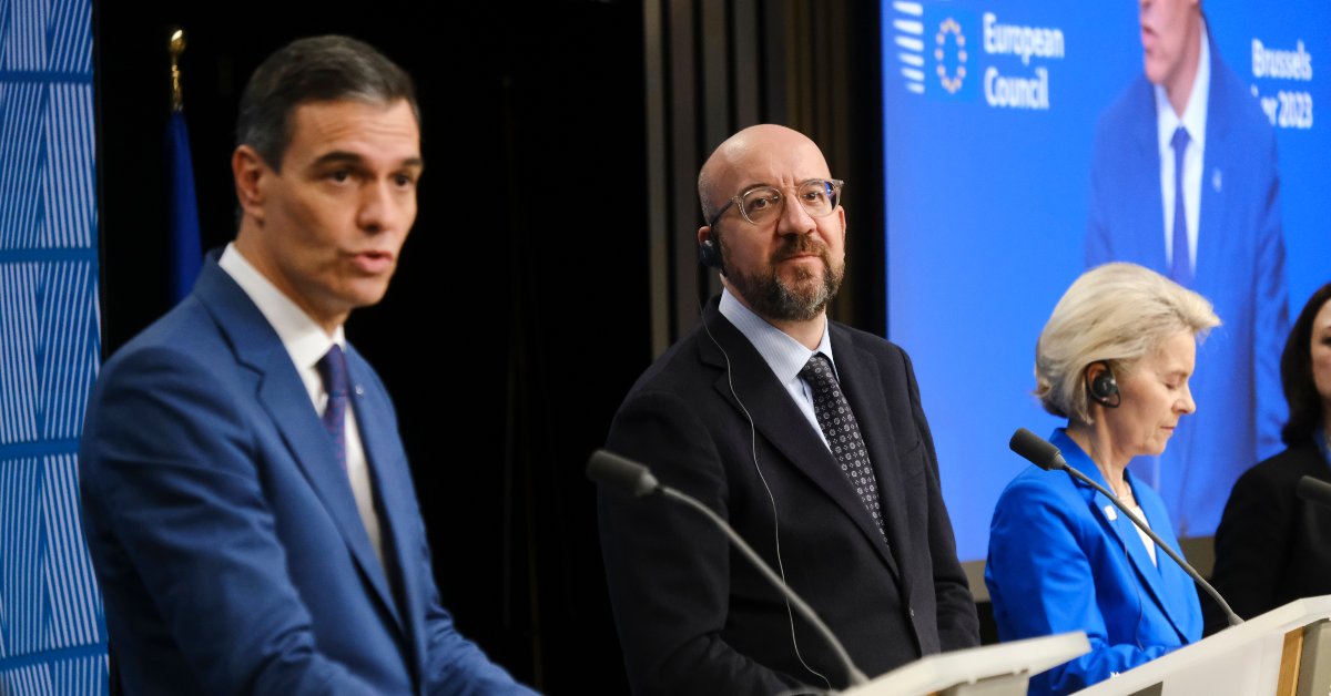 El president del Govern d'Espanya, Pedro Sánchez, el president del Consell Europeu, Charles Michel, i la presidenta de la Comissió Europea, Ursula von der Leyen (Consell Europeu)