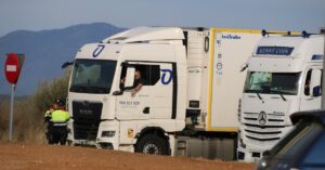 Resignació dels transportistes atrapats a Figueres pel bloqueig dels agricultors francesos Estem perdent molts diners (Gerard Vilà, ACN)