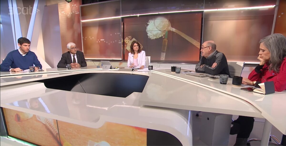 El periodista Jordi Barbeta intervé a ‘Els matins de TV3’ el 8 de gener en presència del conseller de Salut, Manel Balsells