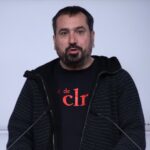 El portaveu parlamentari de la CUP, Dani Cornellà, durant una roda de premsa al Parlament (Mariona Puig, ACN)