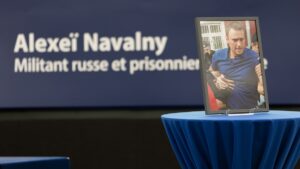 Fotografia de Navalni, al Parlament Europeu durant l'entrega d'un premi el 2021 (Parlament Europeu)