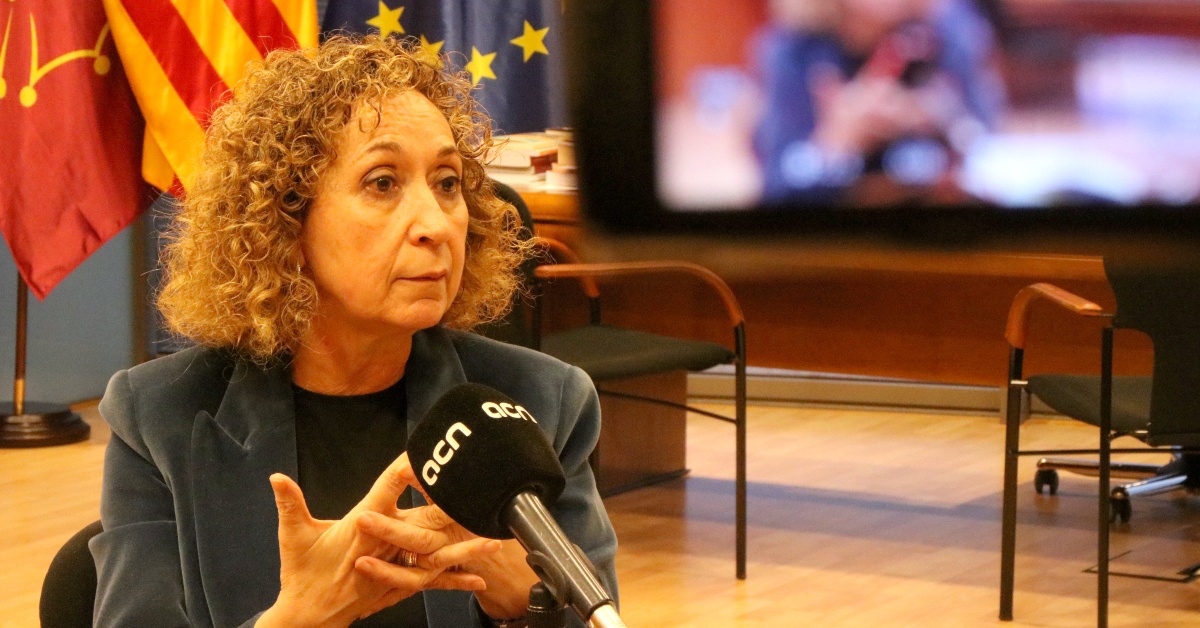 La consellera de Territorio, Ester Capella, durante una entrevista (Albert Hernàndez, ACN)