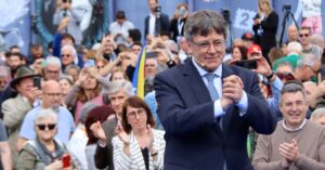 El candidato de Junts a les elecciones del 12-M, Carles Puigdemont, en un acto en Elna (Nico Tomás, ACN)