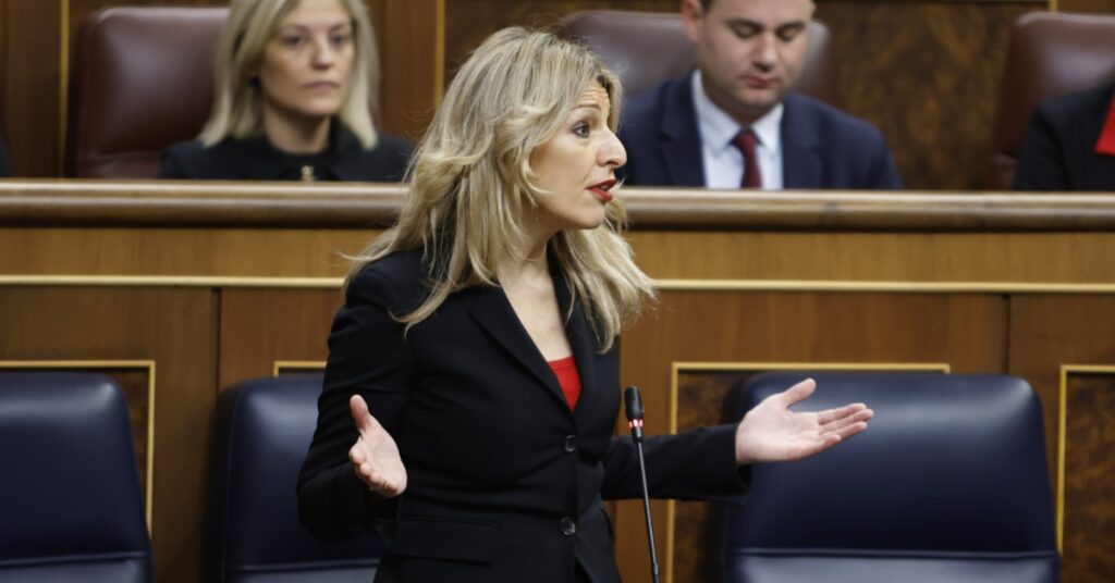 La vicepresidenta segunda del Gobierno de España y líder de Sumar, Yolanda Díaz, en una sesión de control del Congreso de los Diputados