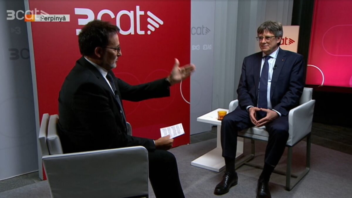 xavier-graset-es-va-desplacar-amb-els-plafons-del-programa-mes-324-a-perpinya-per-entrevistar-carles-puigdemont-aquest-15-dabril