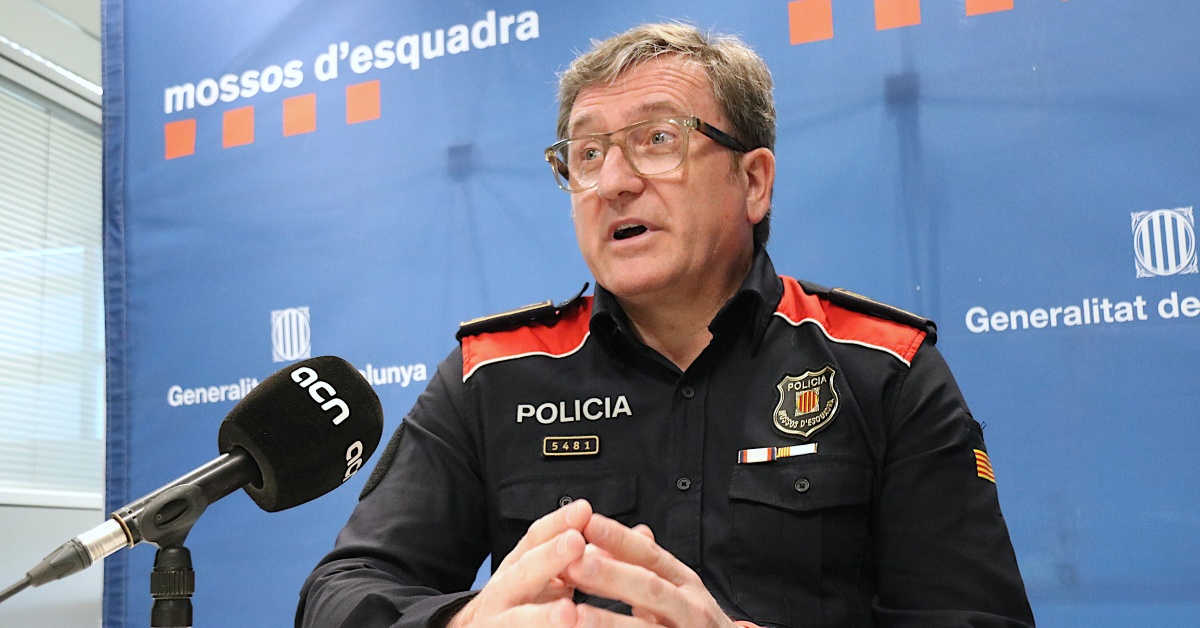 Inspector Josep Antoni López Garzón, cap de l'Àrea Central del Cibercrim dels Mossos, durant una entrevista a l'ACN (Norma Vidal)