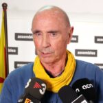 El presidente de la ANC, Lluís Llach, atendiendo a los medios de comunicación (ACN)