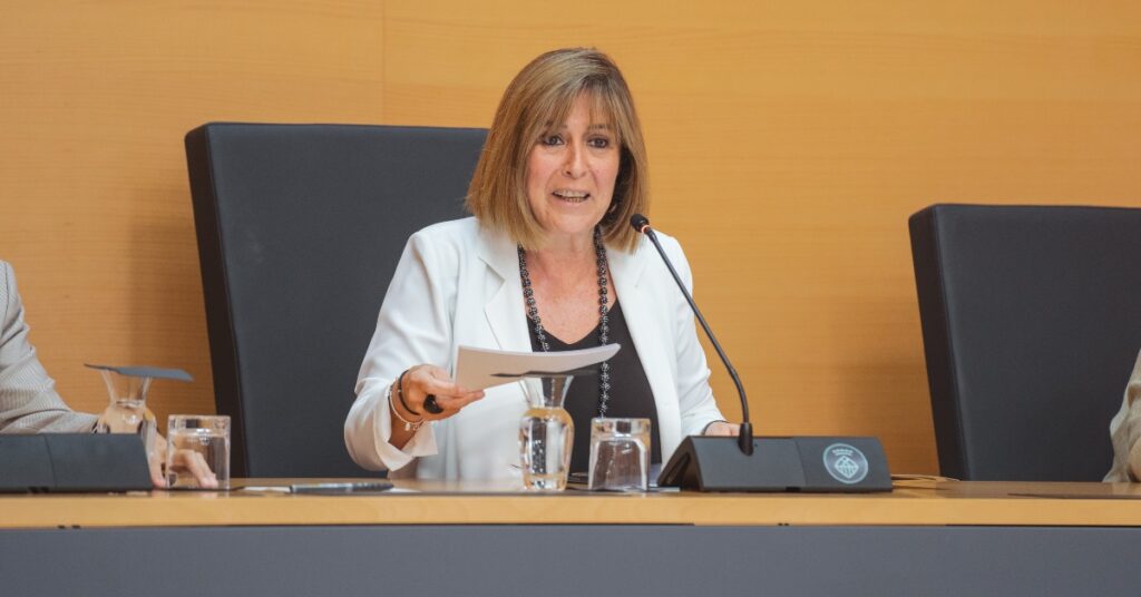Núria Marín durant el ple extraordinari en què ha deixat l'alcaldia de l'Ajuntament de L'Hospitalet de Llobregat (Marc Font, ACN)