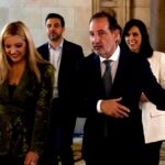 Ramon Espadaler, diputado del PSC, llegando a la reunión del grupo socialista (Mariona Puig y Arnau Martínez, ACN)