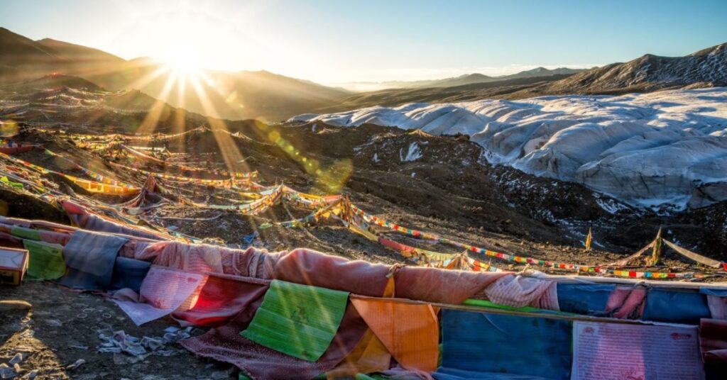 Ruta de senderisme a la ciutat de Pokhara (Freepik)