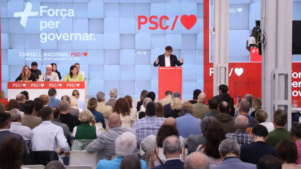 El primer secretari del PSC i president de la Generalitat, Salvador Illa, durant una intervenció al Consell Nacional del partit. (Mariona Puig, ACN)