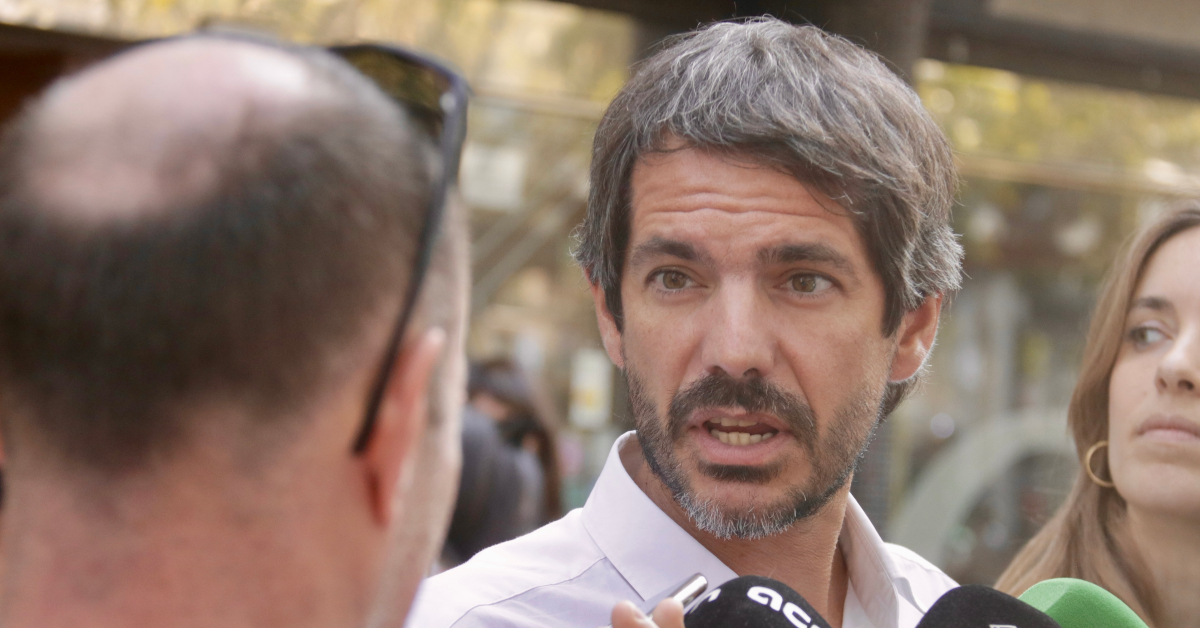 El ministro de Cultura, Ernest Urtasun, atiende a los medios de comunicación (Jordi Pujolar, ACN)