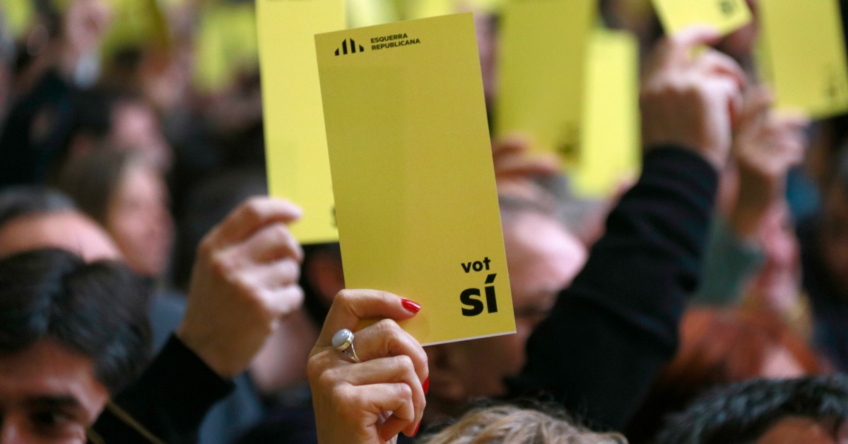 Una papereta, en una votació durant el Congrés Nacional d'ERC a Lleida (Bernat Vilaró, ACN)