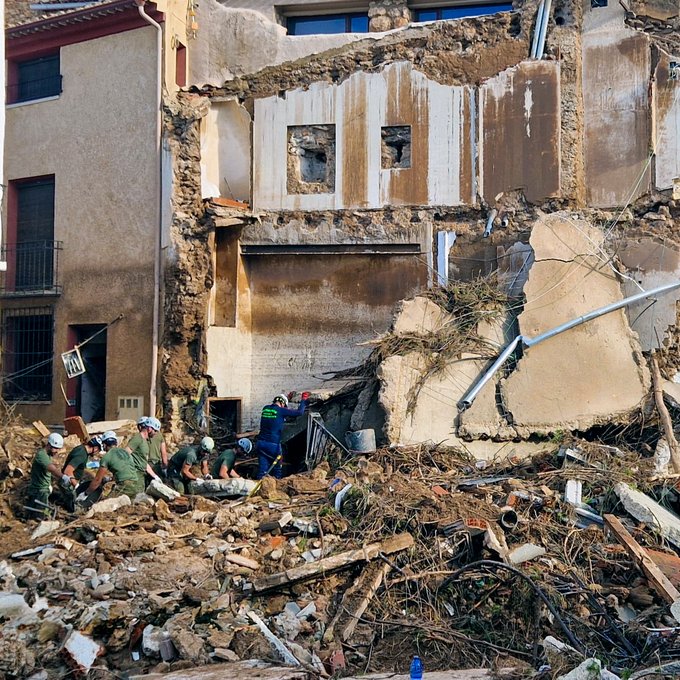 Efectivos del Ejército de Tierra colaboran en las labores de respuesta ante la catástrofe de la DANA en la Comunidad Valenciana (Ejército de Tierra)