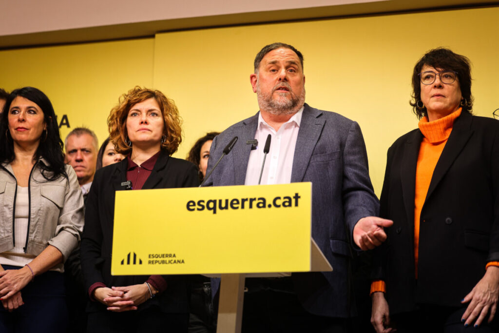 El president d'ERC, Oriol Junqueras, en roda de premsa acompanyat de la seva candidatura