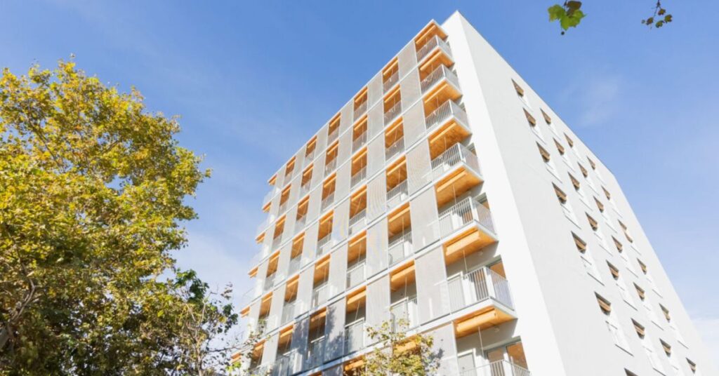 Pisos de alquiler social en el barrio del Besòs y el Maresme (Betevé)