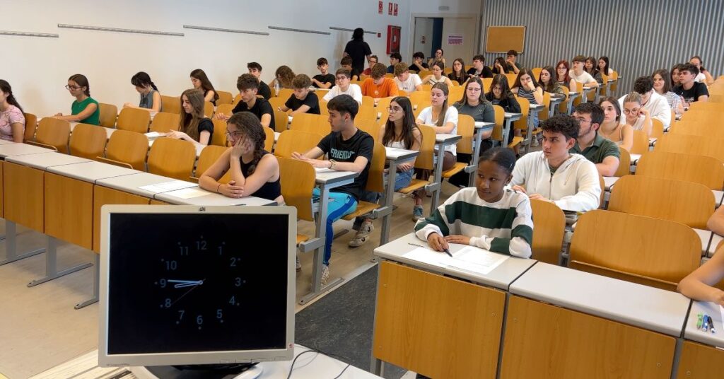 Aula de la Universidad de Lleida que ha acogido el inicio de las PAU (Ignasi Gómez, ACN)