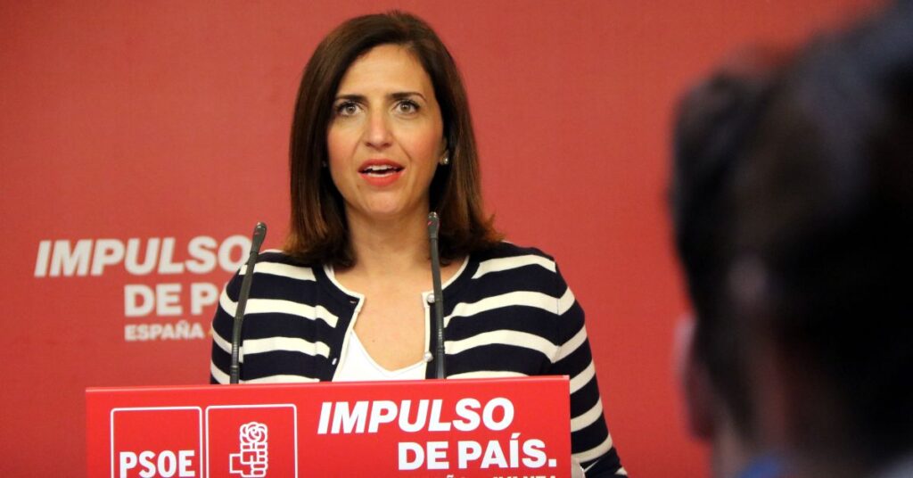 La portavoz del PSOE, Esther Peña, este domingo en la sede del partido en Madrid (Miquel Vera, ACN)