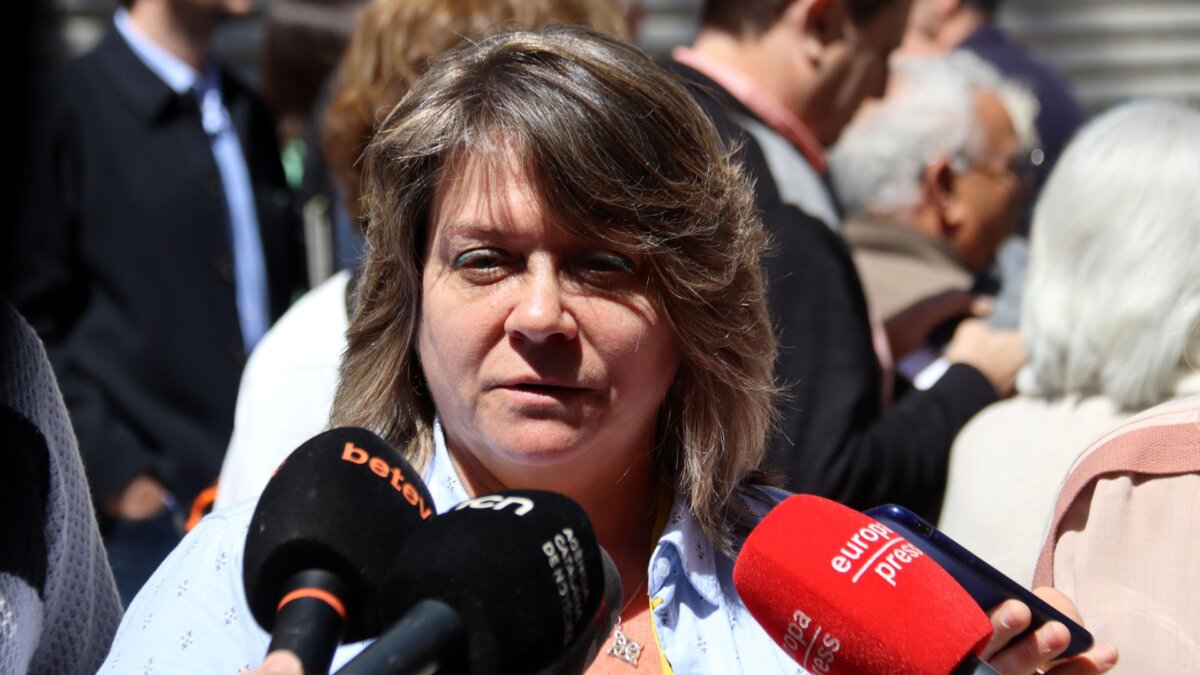La nueva presidenta de la Federación de ERC Barcelona, Creu Camacho, en una declaración a medios de comunicación en el marco del Congreso Regional del partido que se ha celebrado en Barcelona (Nazaret Romero, ACN)