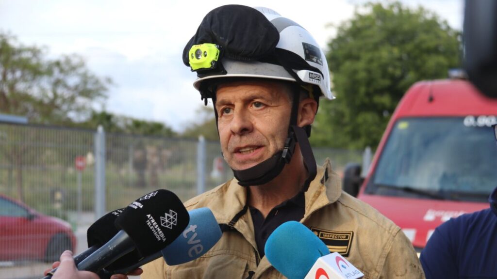 Joan Josep Bellostas, cap d'intervenció de l'incendi dels Bombers (Maria Pratdesaba, ACN)