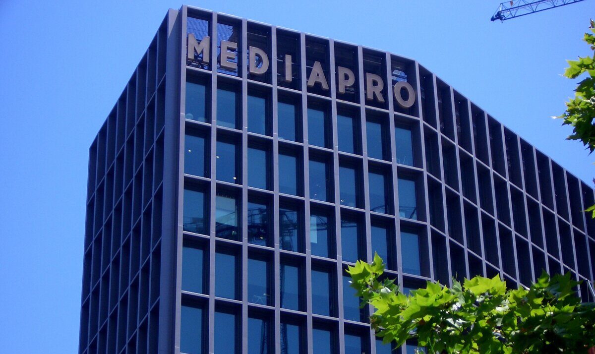 edifici-de-mediapro-a-la-diagonal-de-barcelona-foto-1997-wikimedia-commons