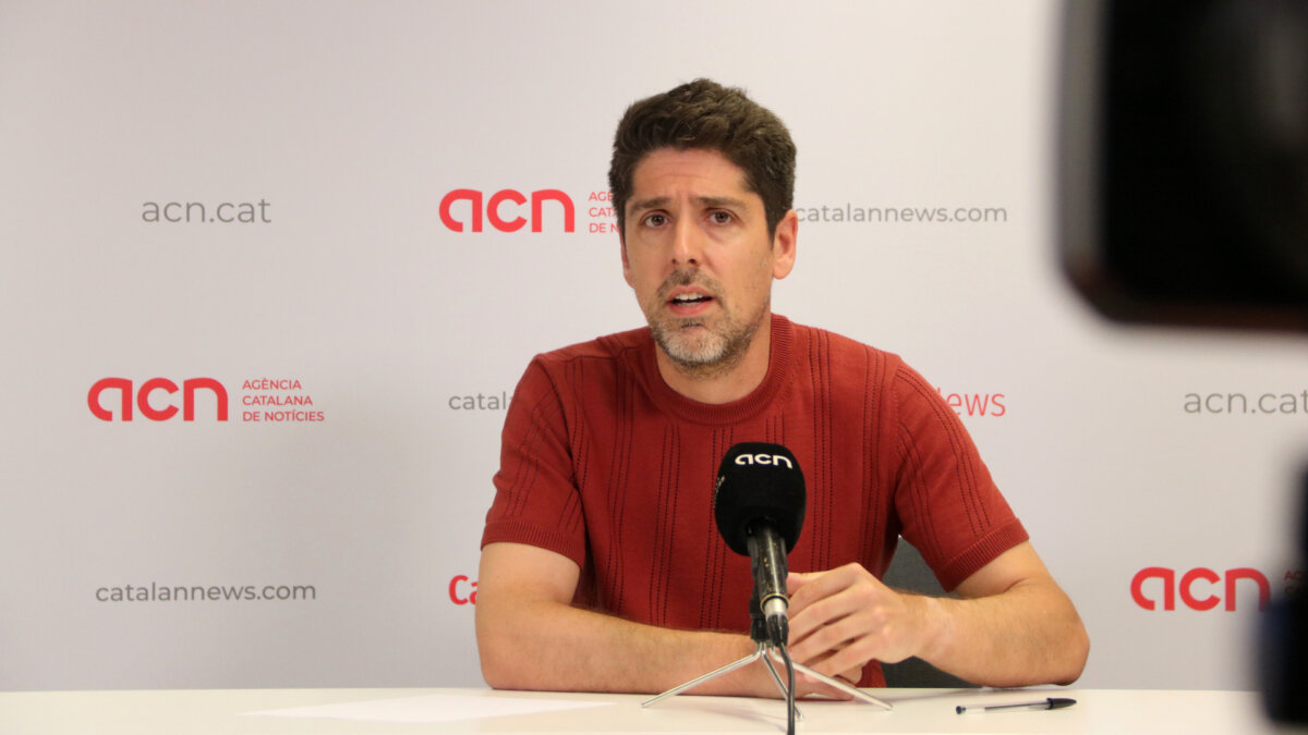 El portavoz de los Comunes en el Parlament, David Cid, en una entrevista con la Agència Catalana de Notícies (Maria Asmarat, ACN)
