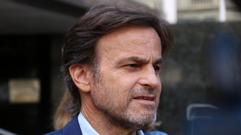 L'eurodiputat dels Comuns Jaume Asens atén els mitjans a Barcelona (Bernat Vilaró, ACN)